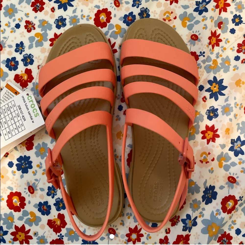 BNWT Crocs Sandals size 5